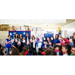 Instituto Joanir Zonta e Coelhinho da Páscoa Condor visitam a Escola Municipal 15 de Outubro